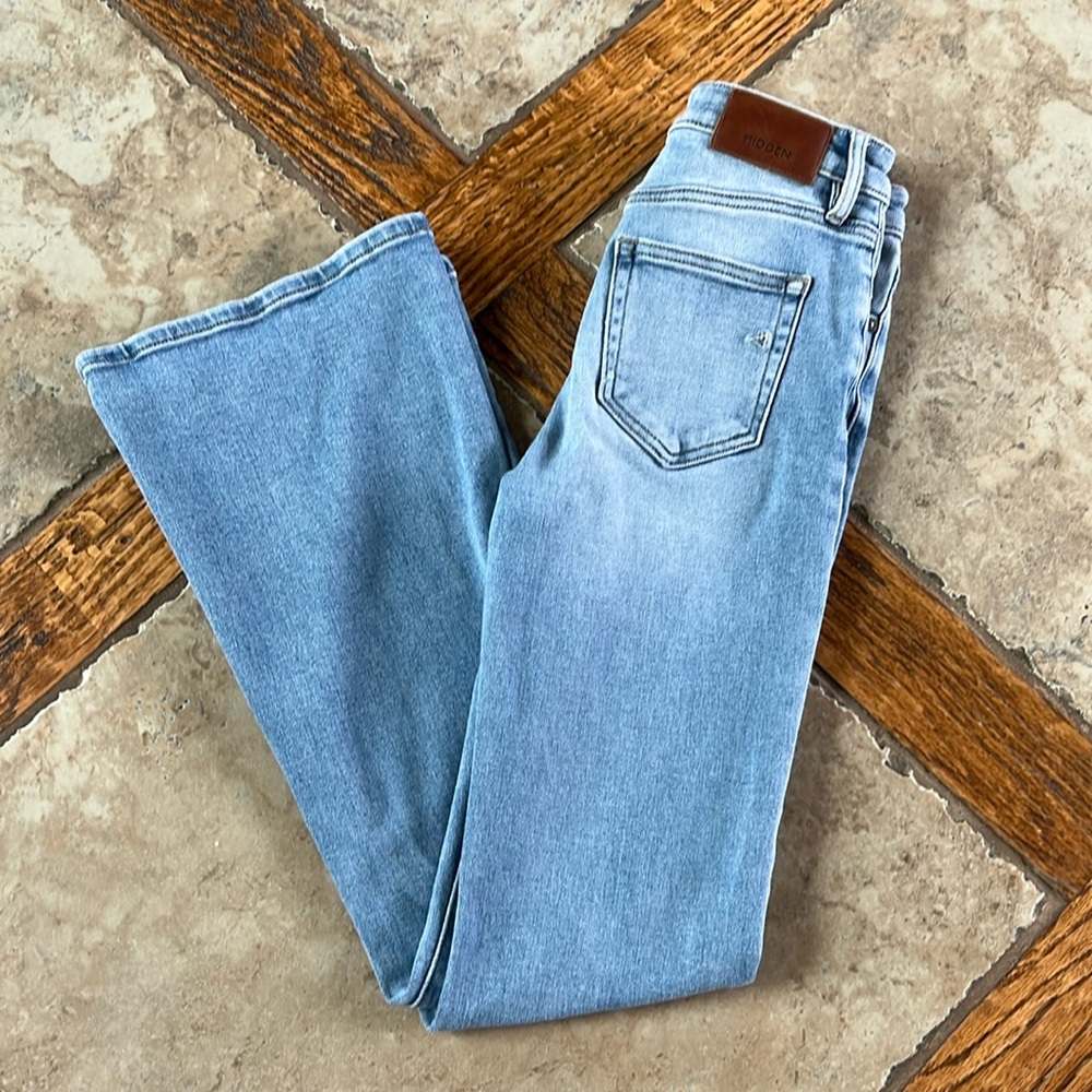 Hidden boot cut jeans size 24